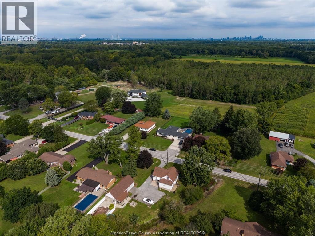 2585 Bouffard ROAD - Image 31