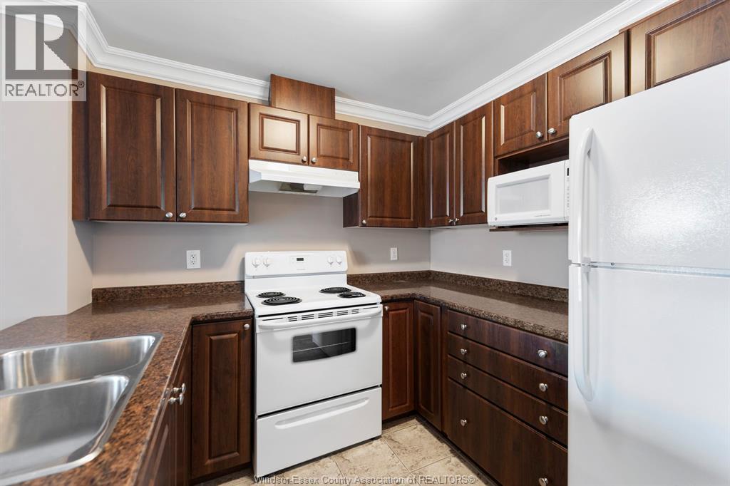 2650 Sandwich West PARKWAY Unit# 301, LaSalle — photo 2