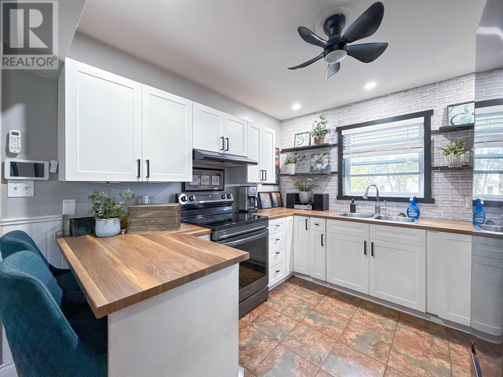 7 Sunrise Court - 14