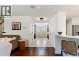 10 Turnberry Court, photo 3