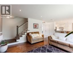 10 Turnberry Court, photo 24
