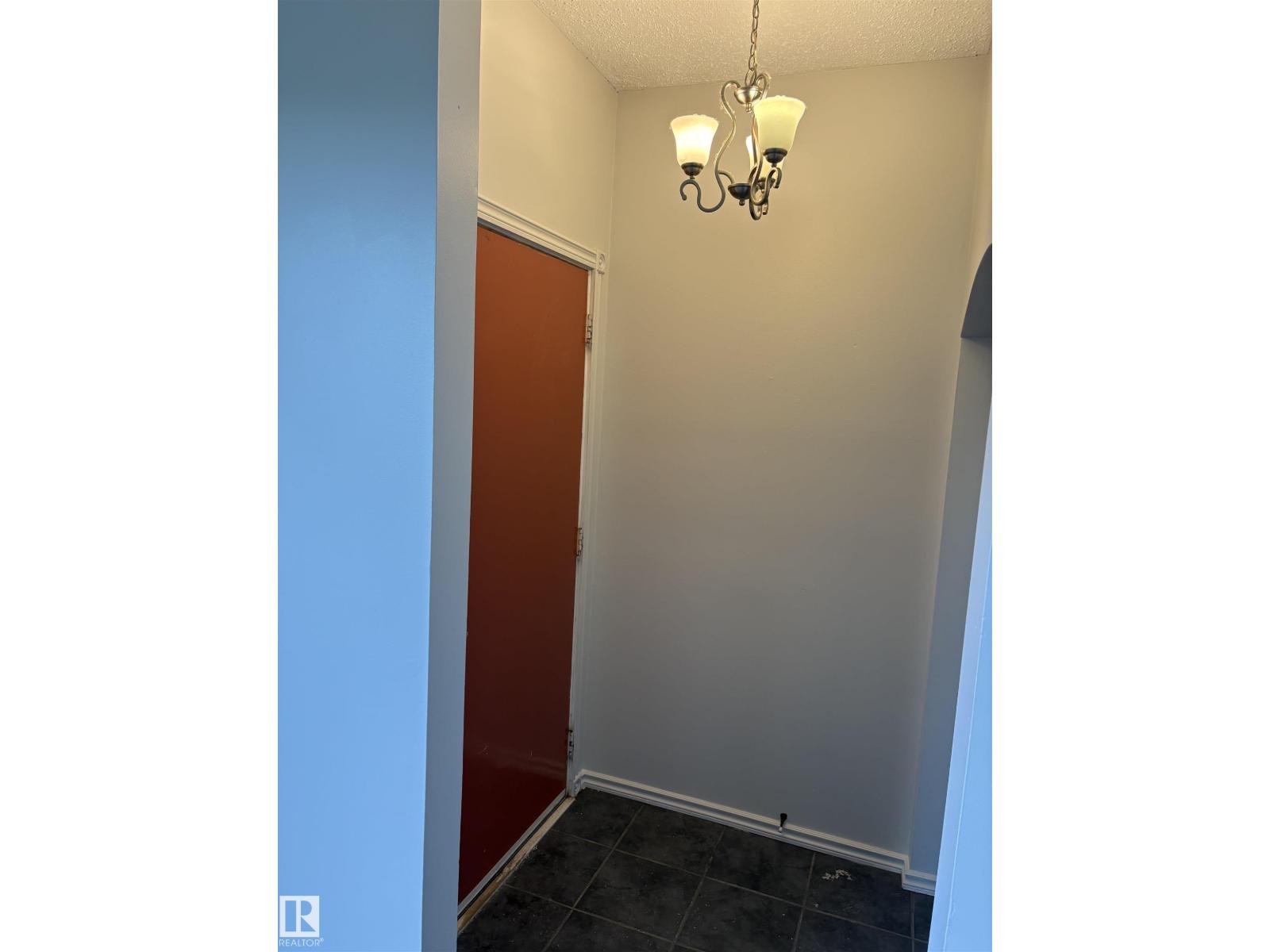 1017 B 13 ST, Cold Lake — photo 4