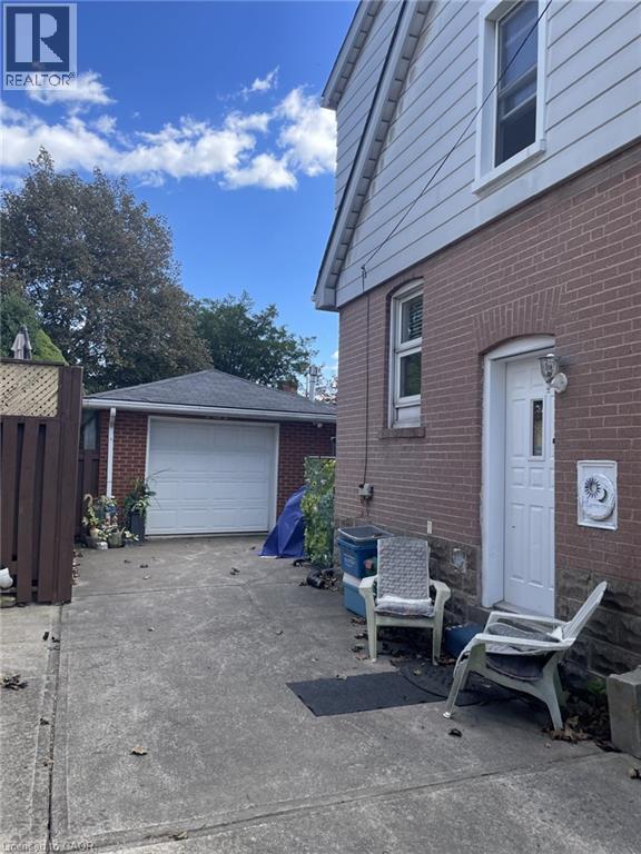 225 EAST 14TH Street Unit# Upper, Hamilton — photo 3