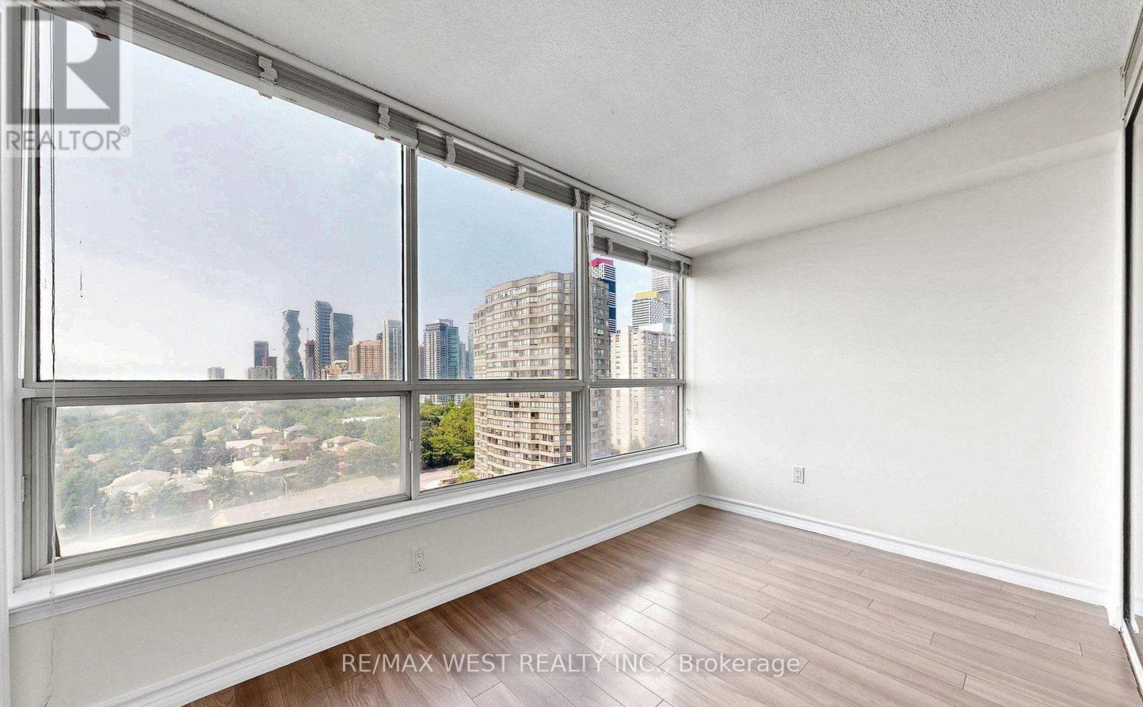 #1801 55 ELM DRIVE W - Image 18