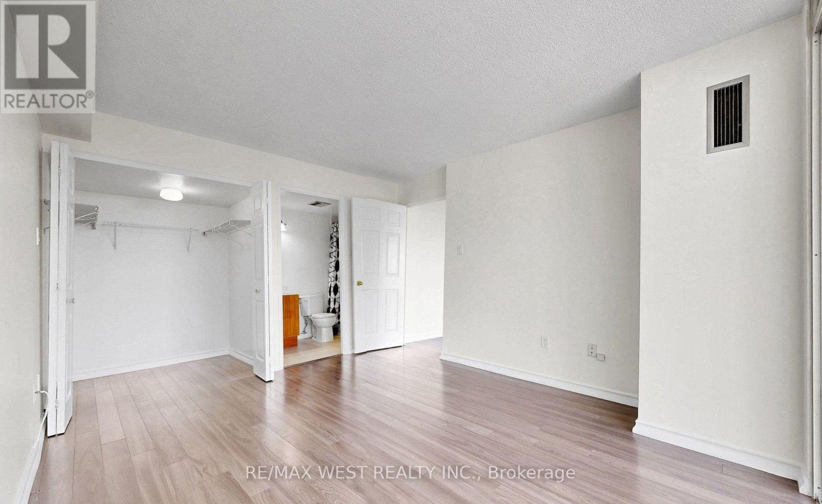 #1801 55 ELM DRIVE W - Image 21