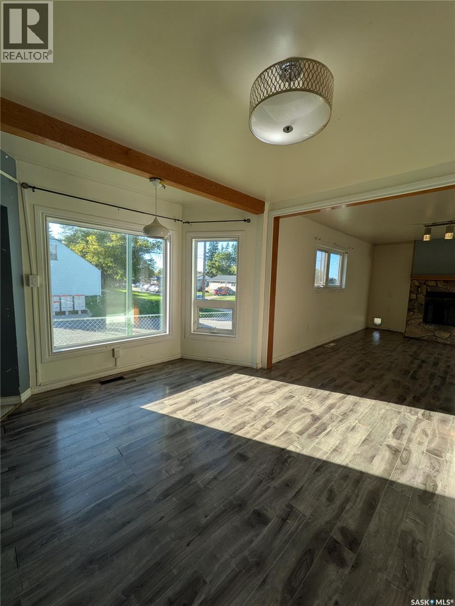501 19th STREET E - Image 22