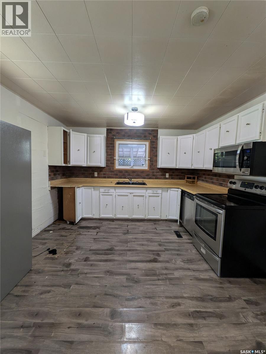 501 19th STREET E - Image 23