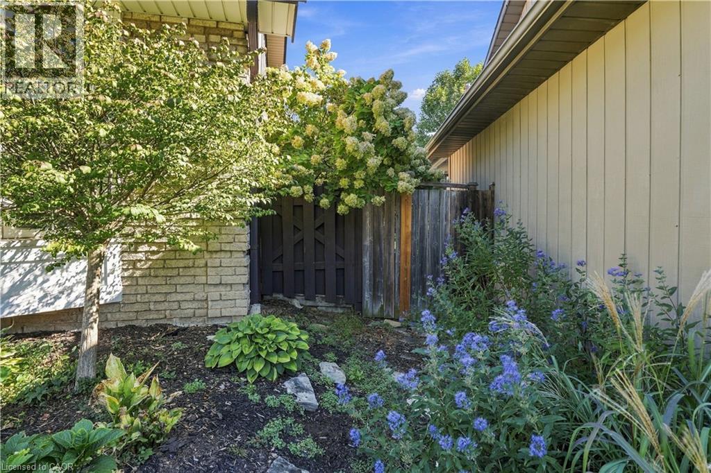2390 SINCLAIR Circle - 38