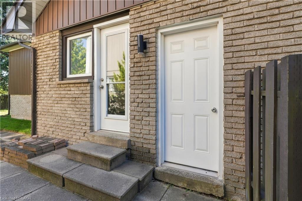 2390 SINCLAIR Circle - 40