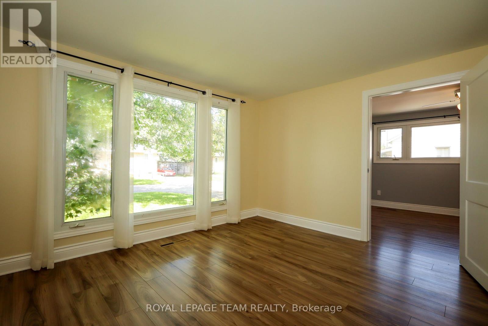 491 YORK STREET, North Dundas — photo 9