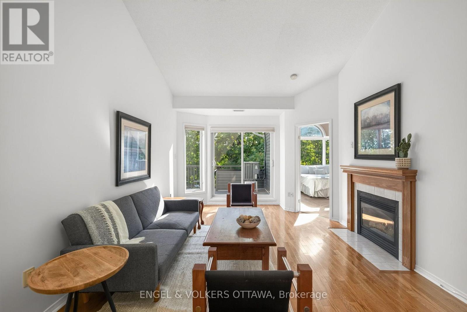 116 ROBSON COURT, Ottawa. Luxury613. By Peter Sagos - Image 17
