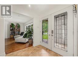 Foyer - 2061 Cabot Street, Ottawa, ON K1H6J7 Photo 13