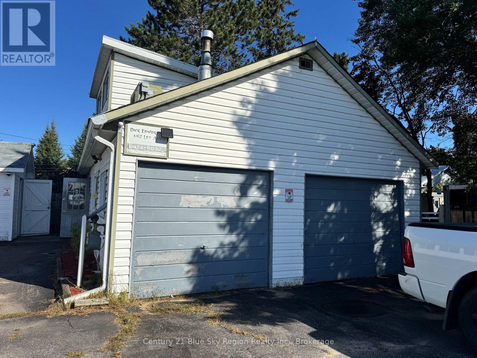 142 LEE AVENUE - 22