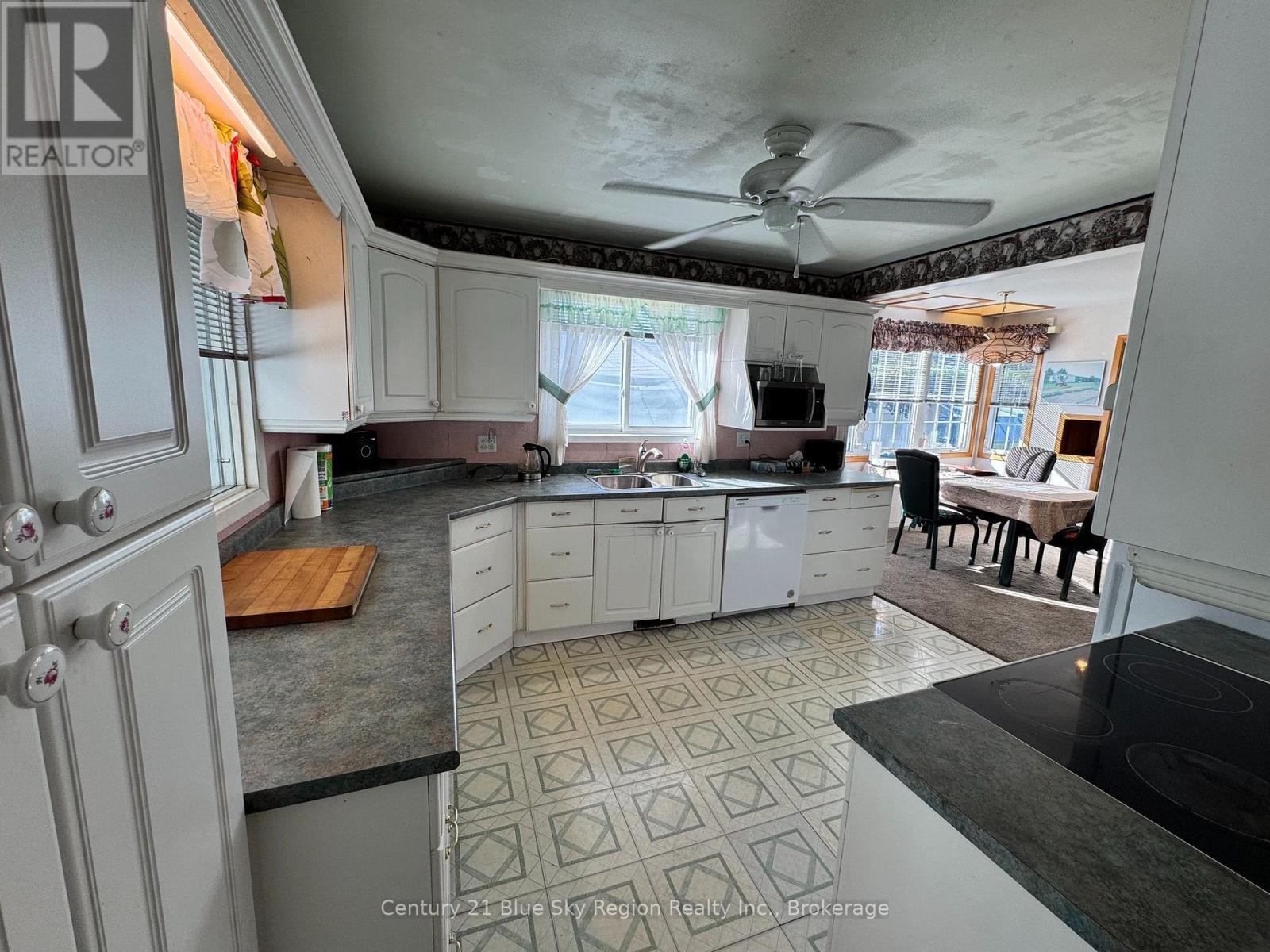 142 LEE AVENUE, North Bay (Ferris) — photo 5