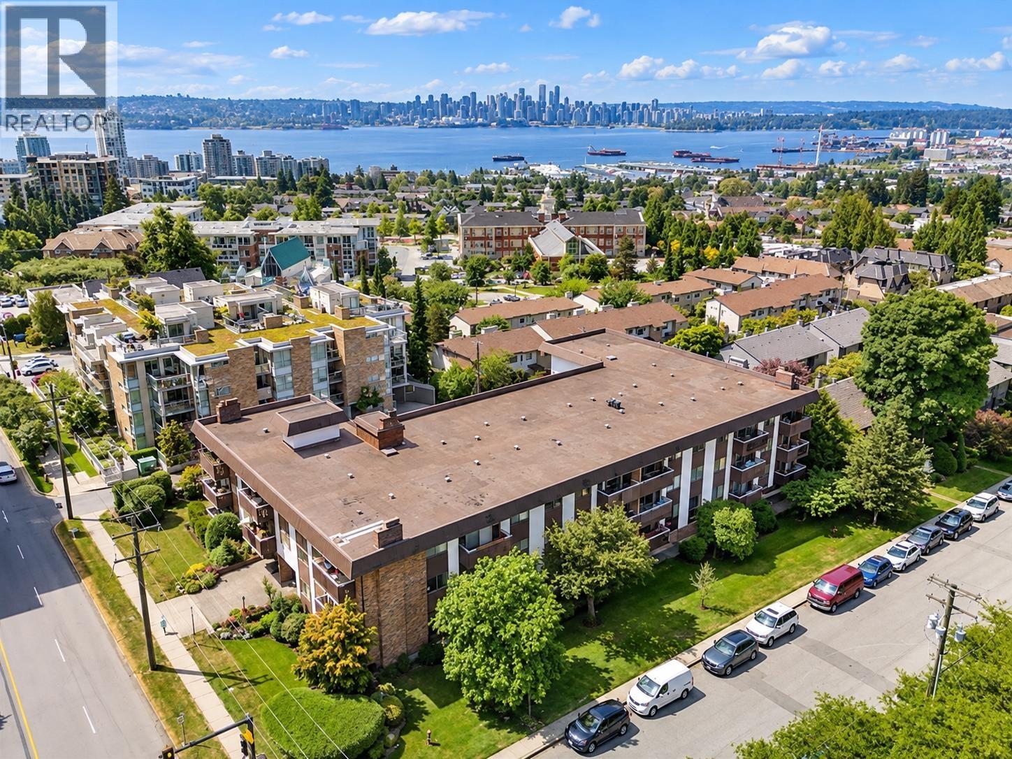 202 1345 CHESTERFIELD AVENUE, North Vancouver