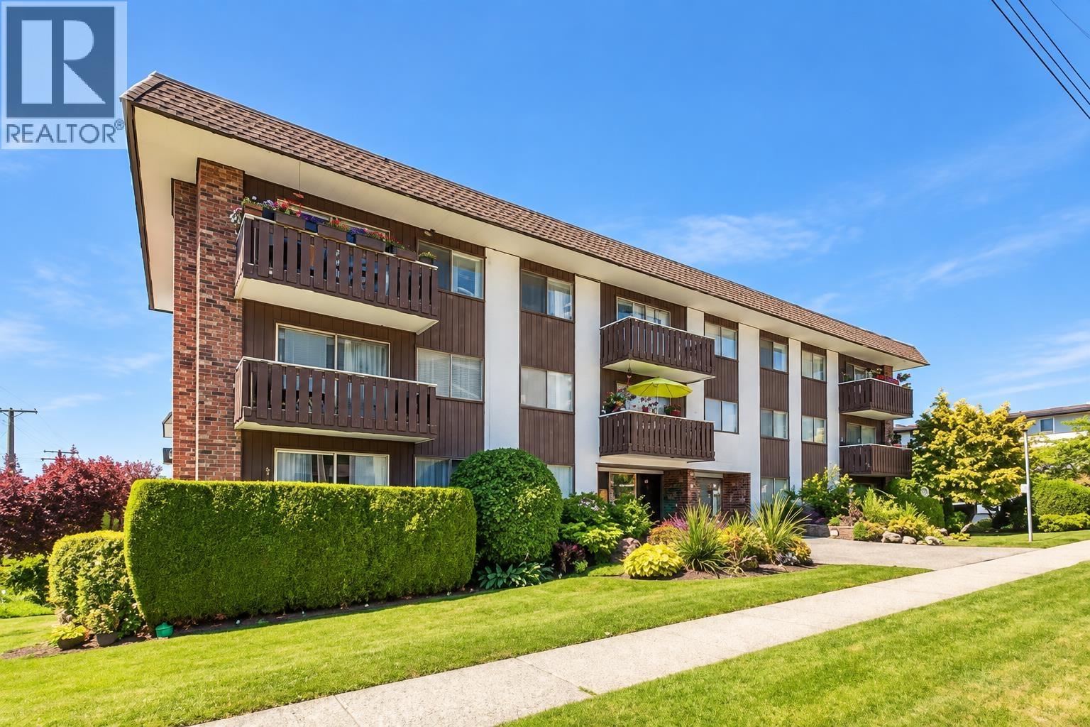 202 1345 CHESTERFIELD AVENUE, North Vancouver