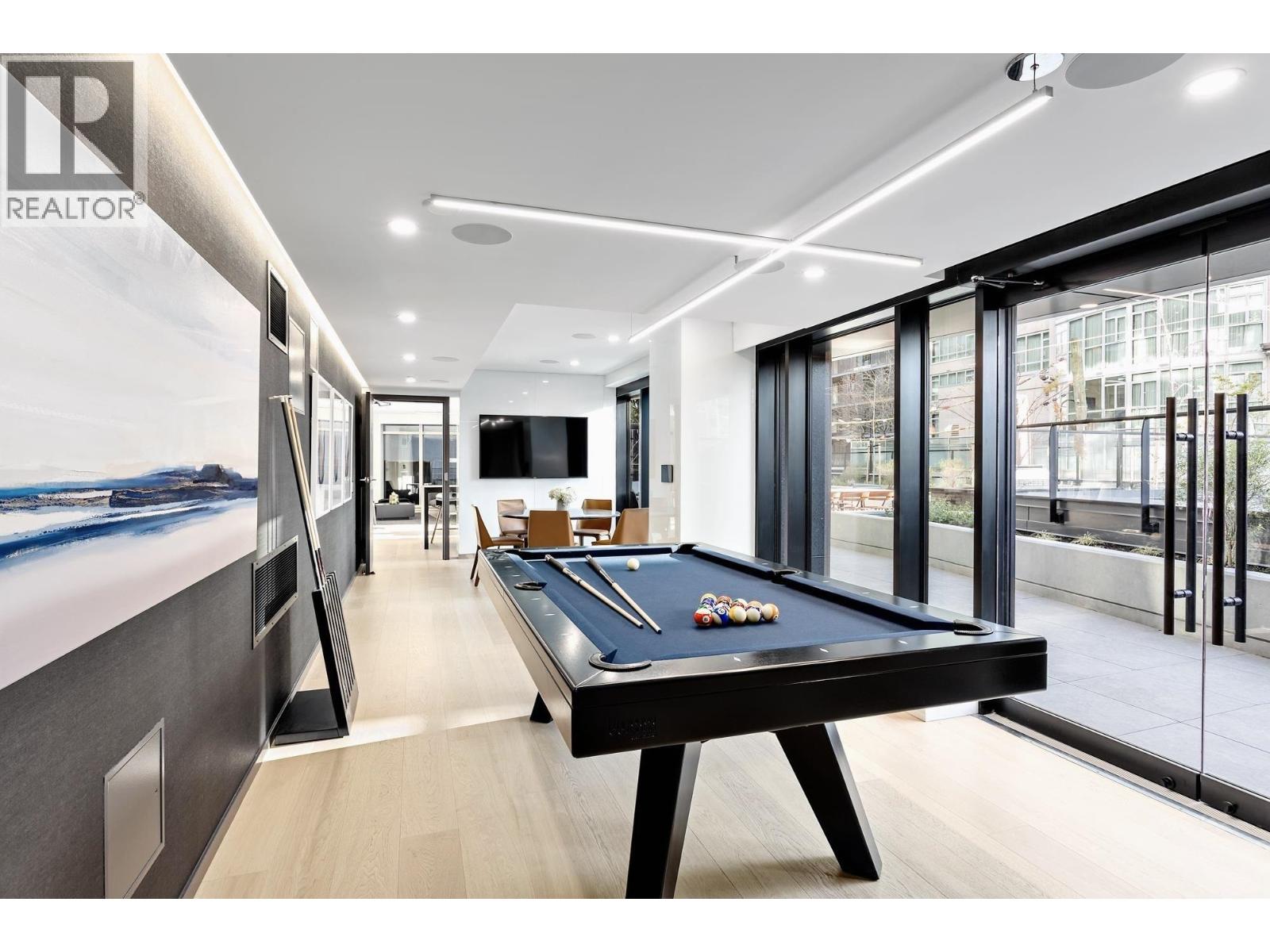 406 889 PACIFIC STREET, Vancouver