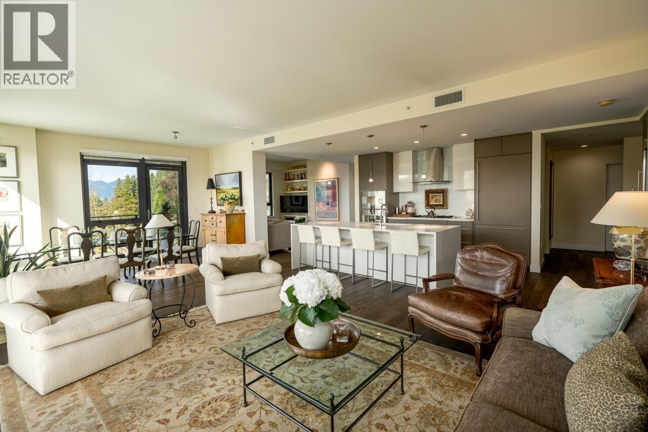 302 4427 CAMBIE STREET, Vancouver