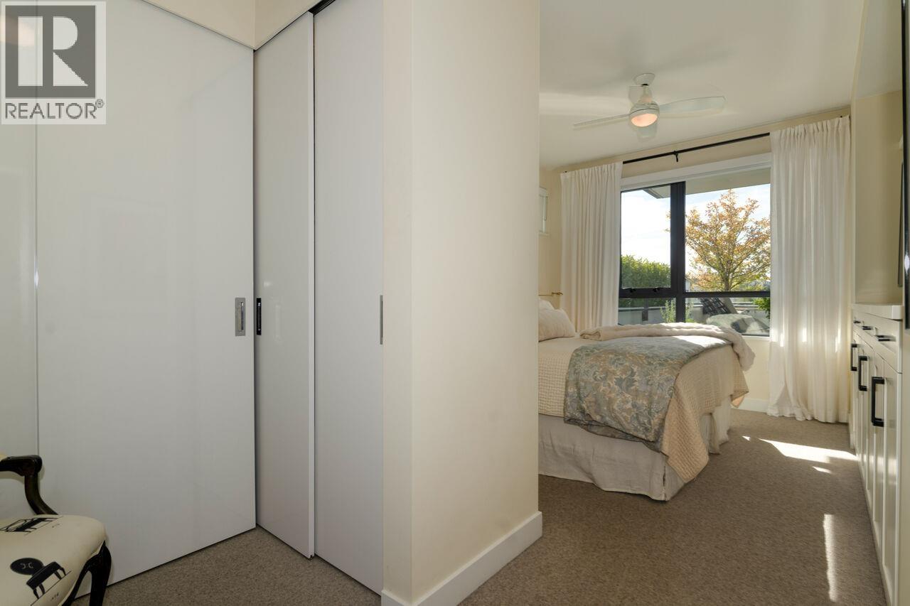 302 4427 CAMBIE STREET, Vancouver