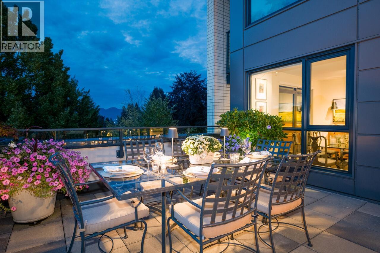 302 4427 CAMBIE STREET, Vancouver