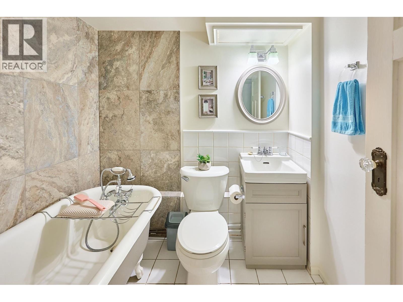 81 E 19TH AVENUE, Vancouver