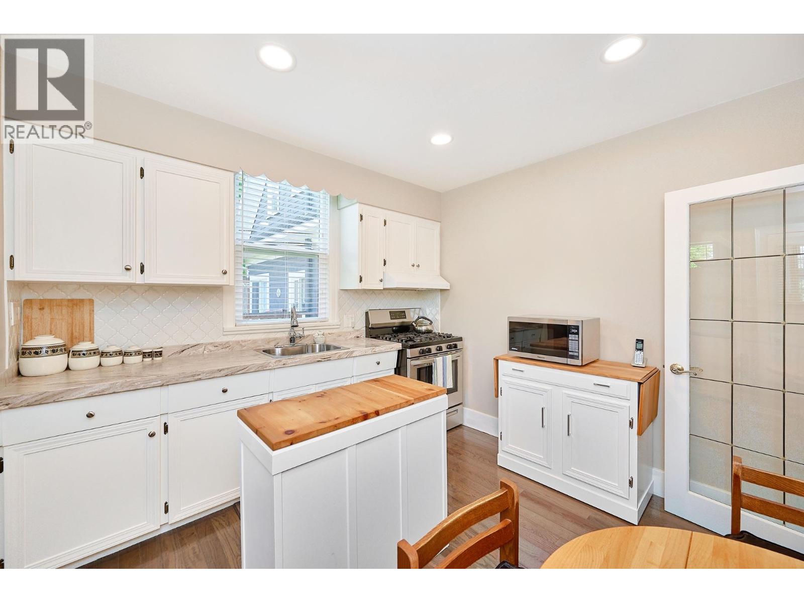 81 E 19TH AVENUE, Vancouver