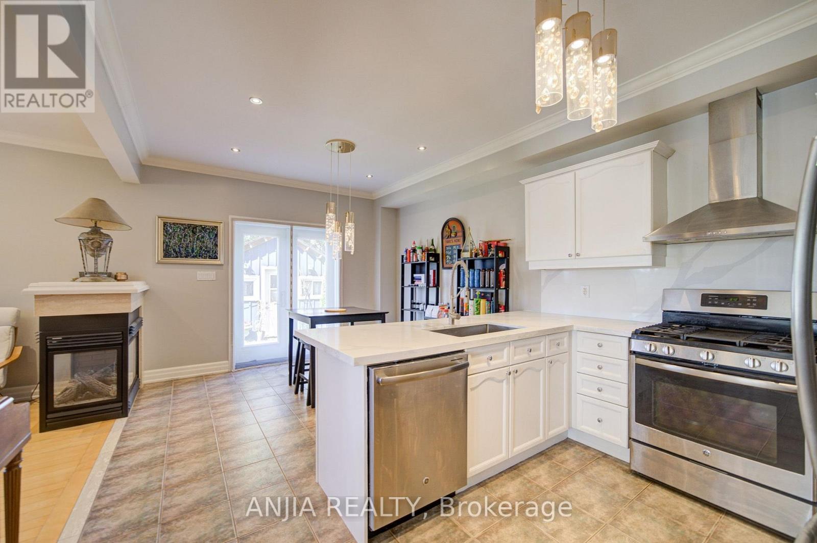 38 HARPER'S GATE WAY, Whitchurch-Stouffville (Stouffville) — photo 9