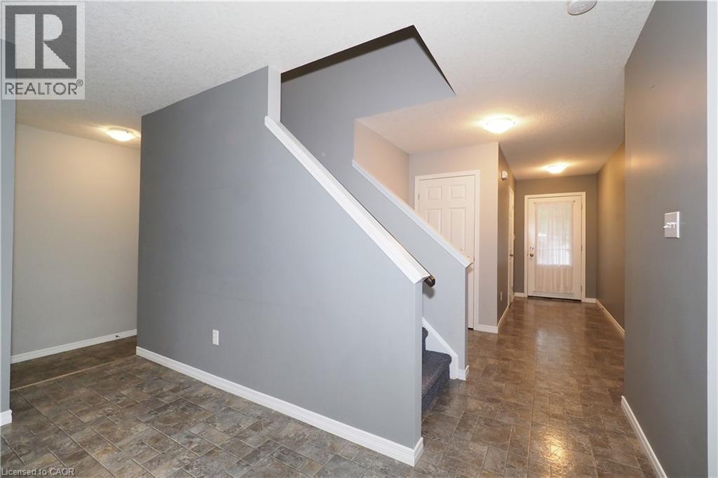 7 UPPER MERCER Street Unit# J37, Kitchener — photo 7