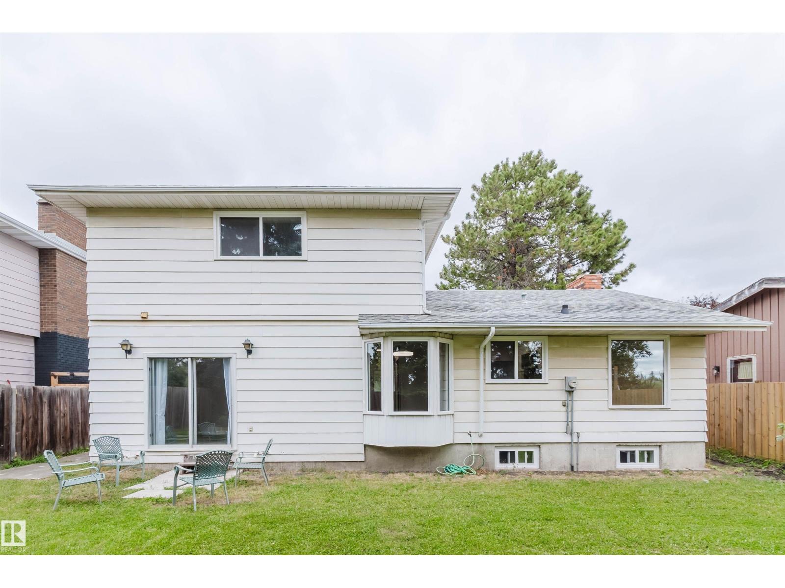 10423 35 AV NW, Edmonton — photo 2
