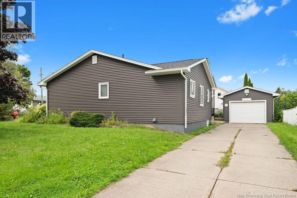 29-31 Fulton Crescent, Moncton — photo 2