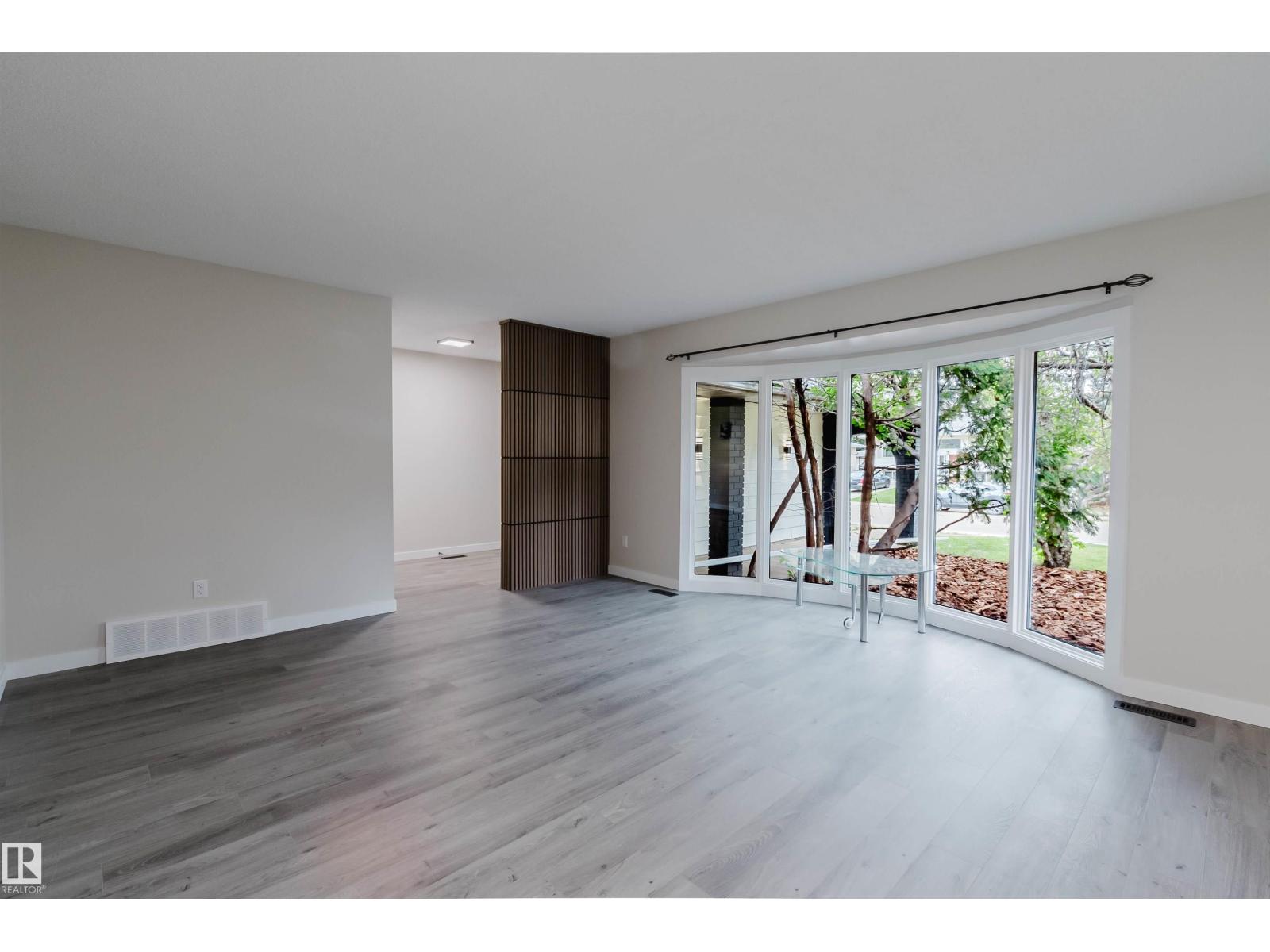 10423 35 AV NW - 8