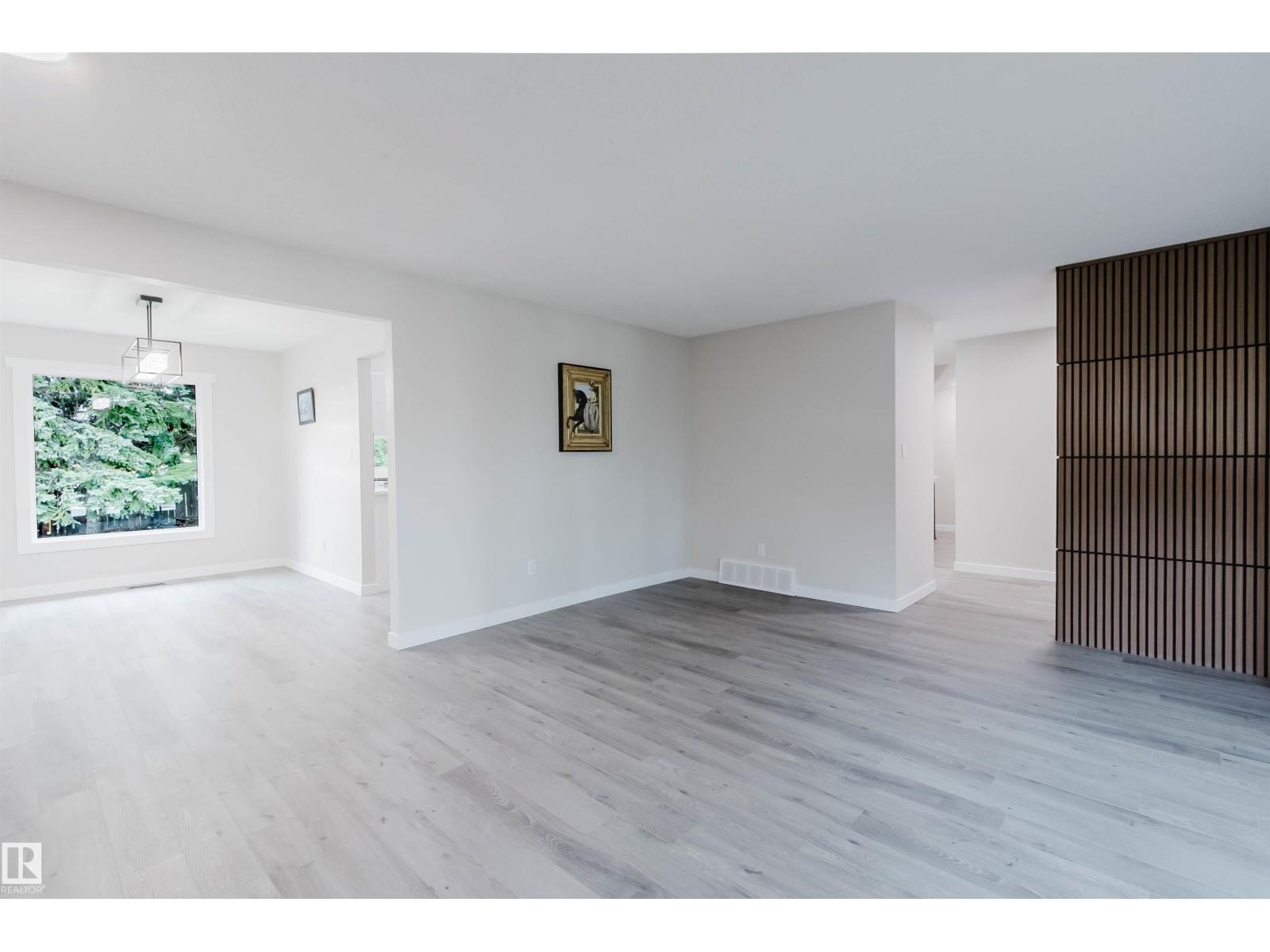 10423 35 AV NW - 9