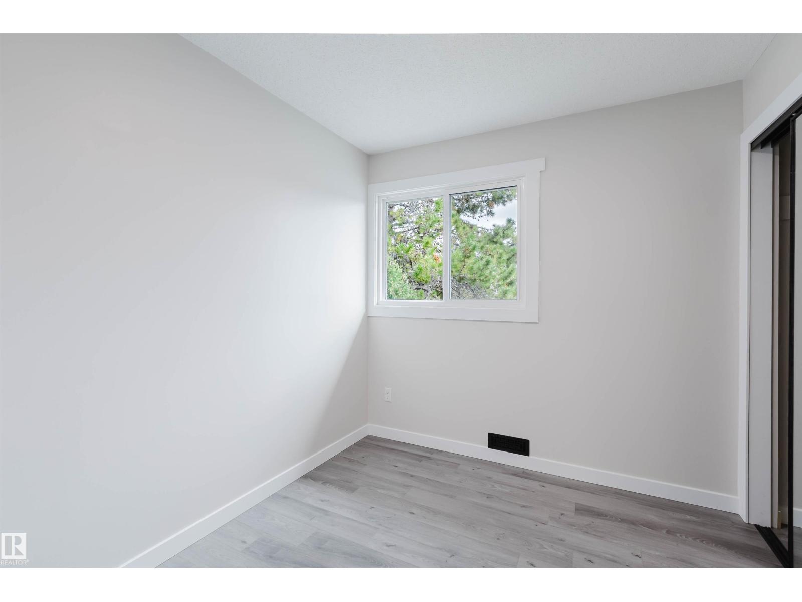 10423 35 AV NW - Image 31