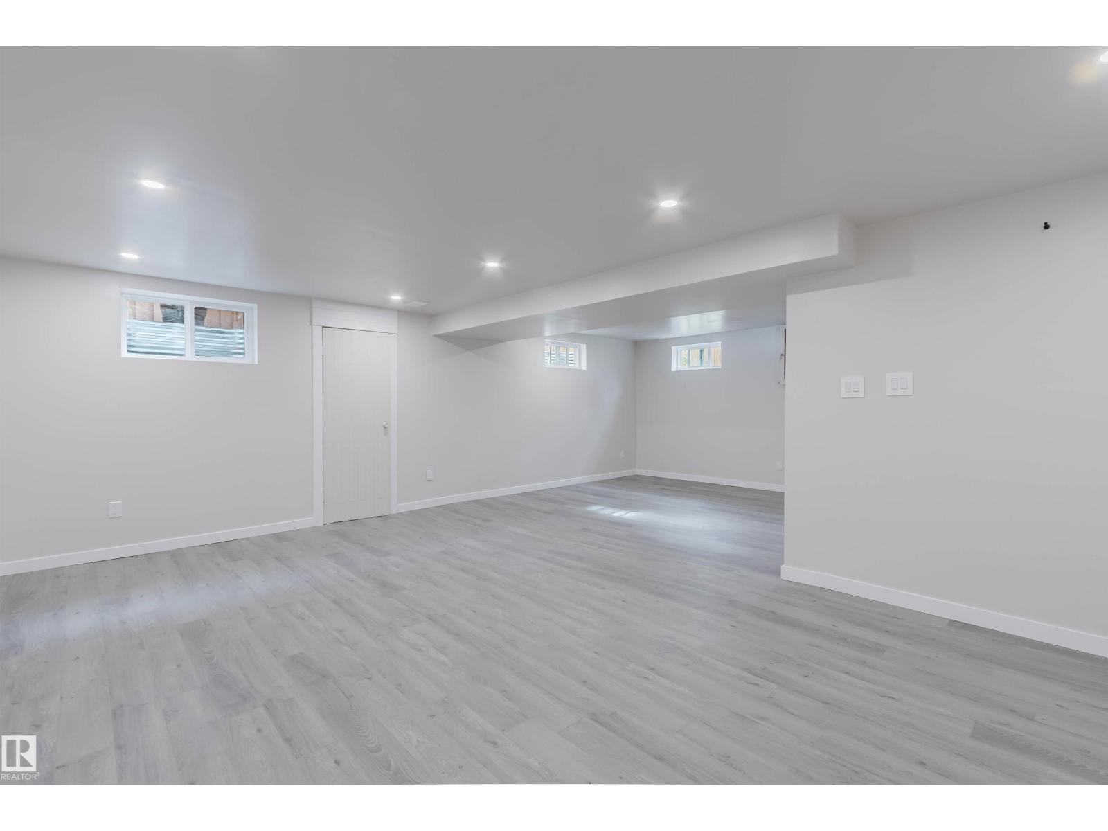 10423 35 AV NW - Image 48