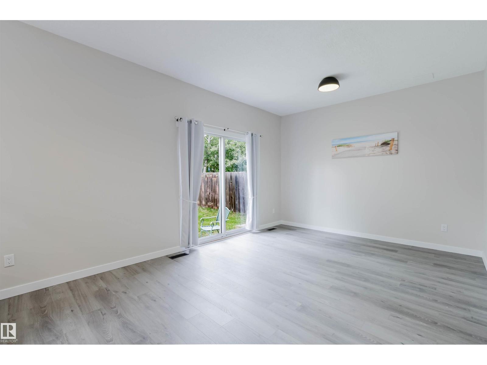 10423 35 AV NW - Image 21