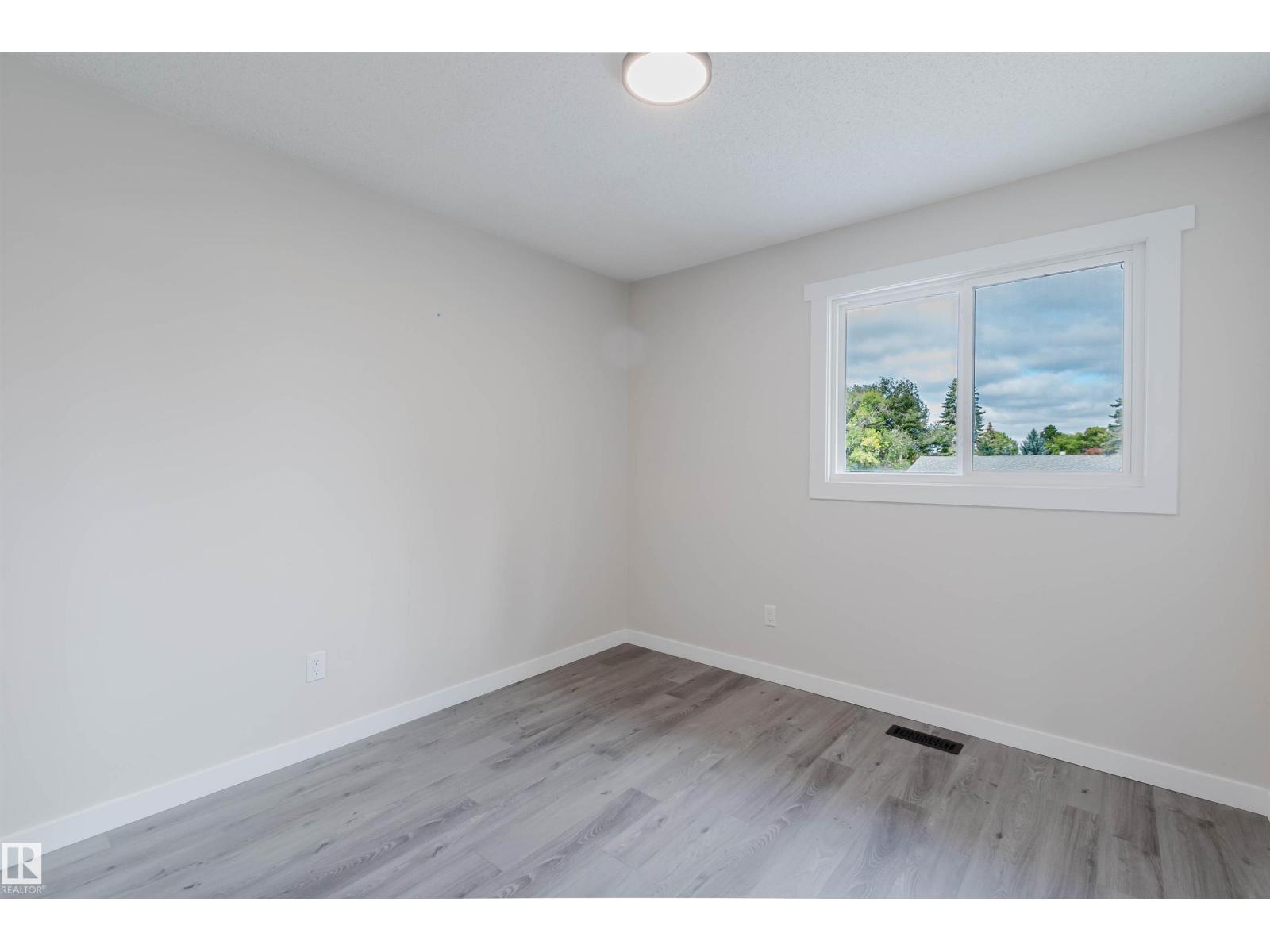 10423 35 AV NW - 35