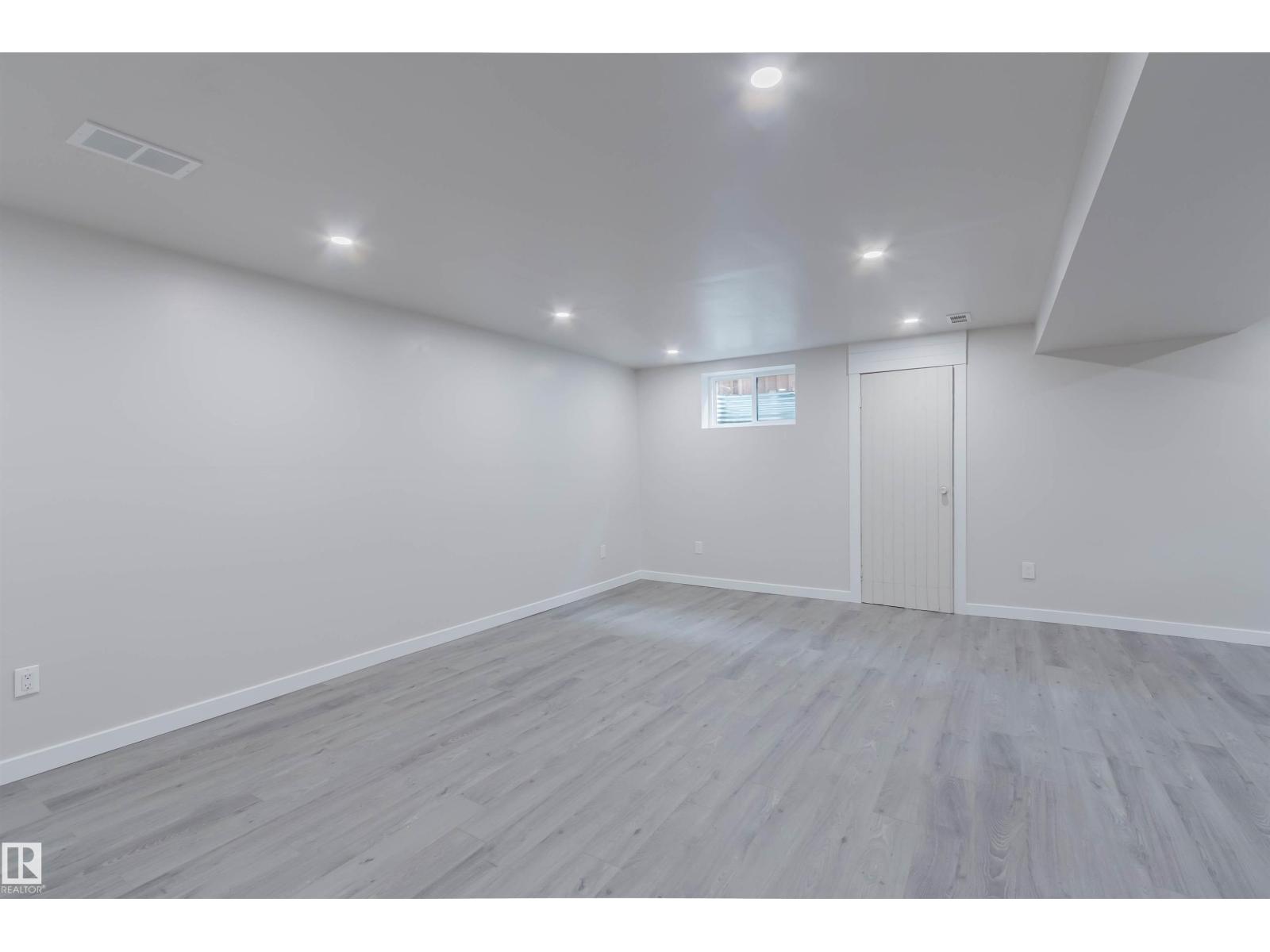 10423 35 AV NW - Image 49