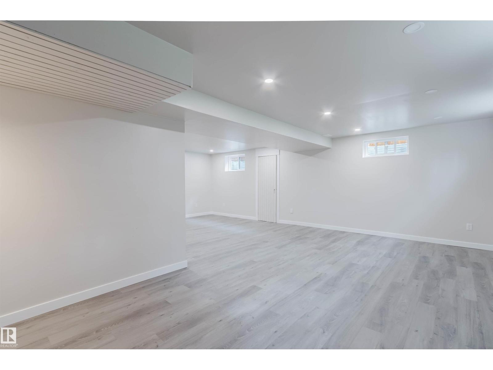 10423 35 AV NW - Image 53