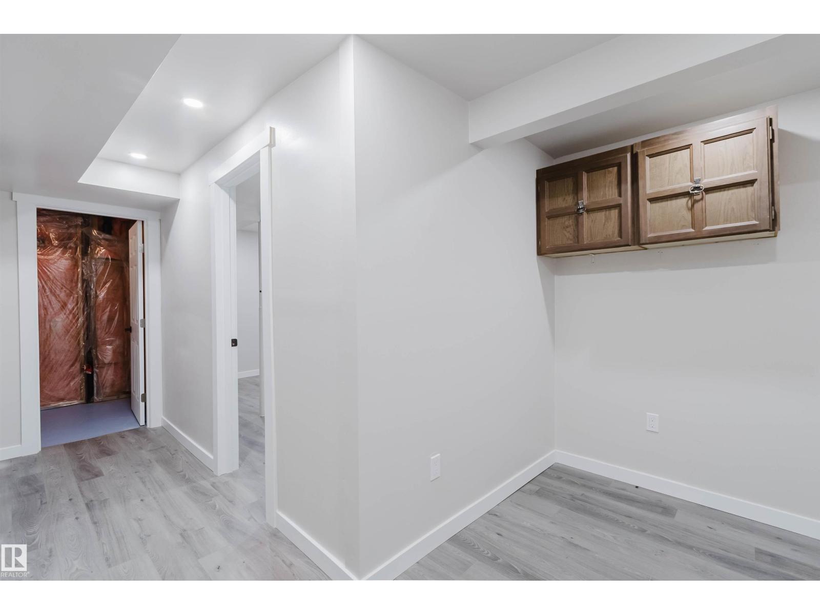 10423 35 AV NW - Image 45