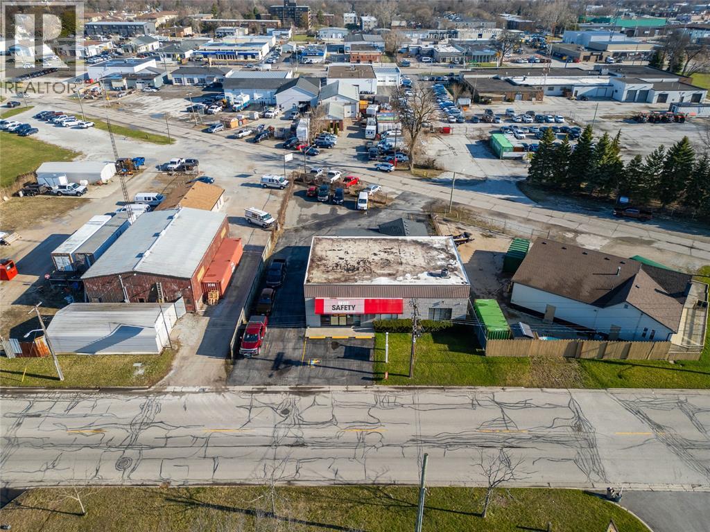 800 CAMPBELL STREET, Sarnia — photo 2