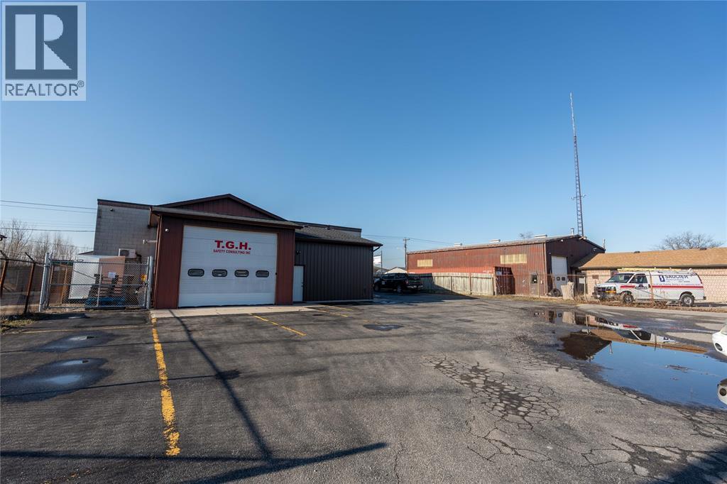 800 CAMPBELL STREET, Sarnia — photo 3