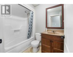 15 Hartland Avenue thumbnail 13