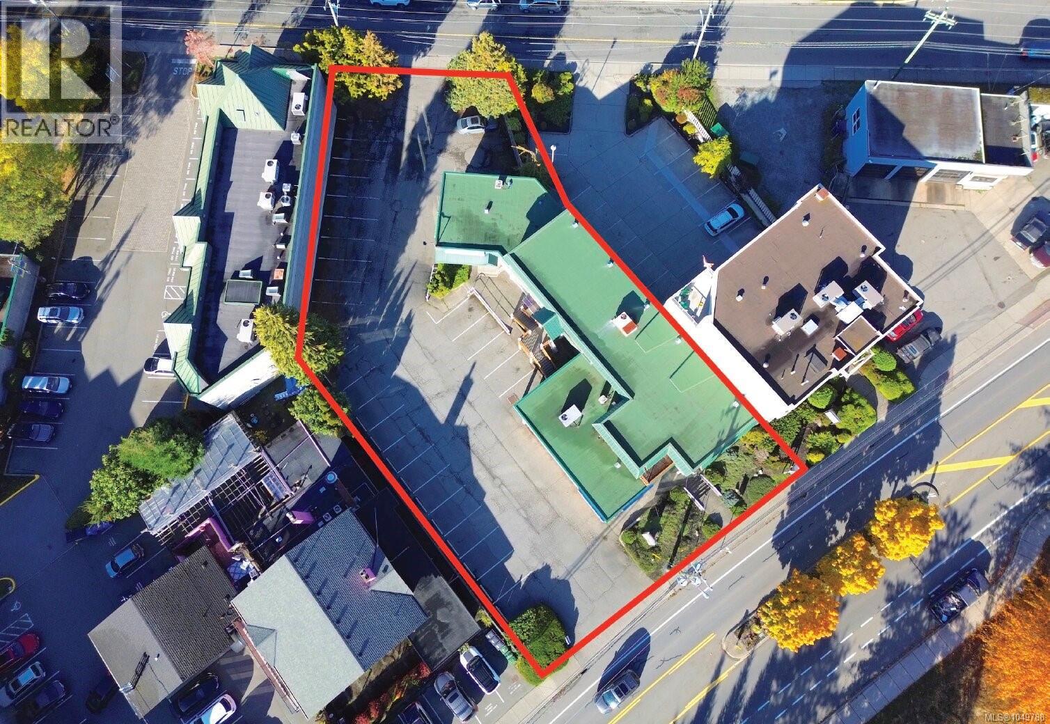4500 West Saanich Rd, Saanich — photo 1
