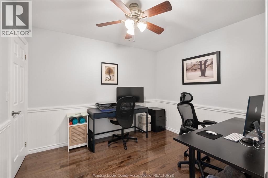 855 LAWNDALE AVENUE - Image 22