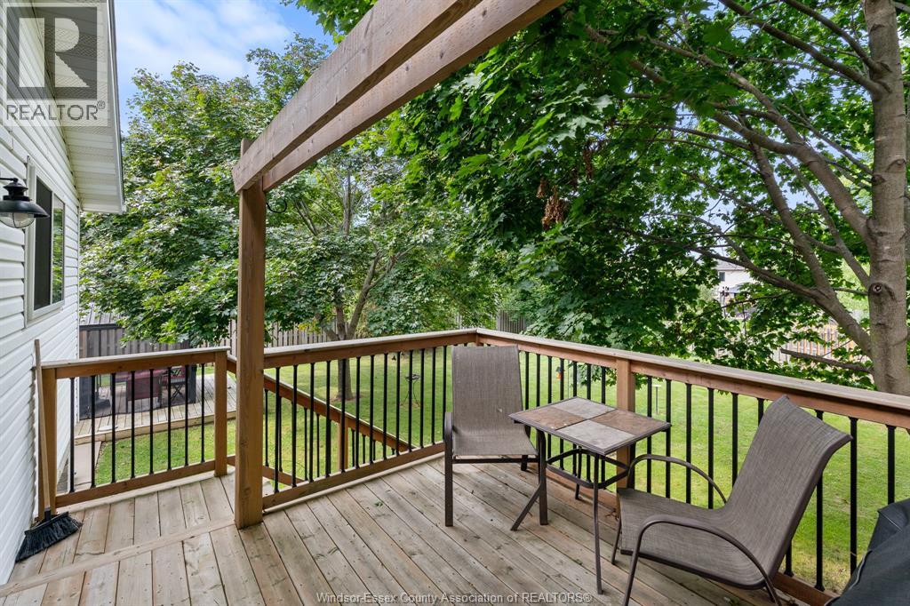 855 LAWNDALE AVENUE - Image 33