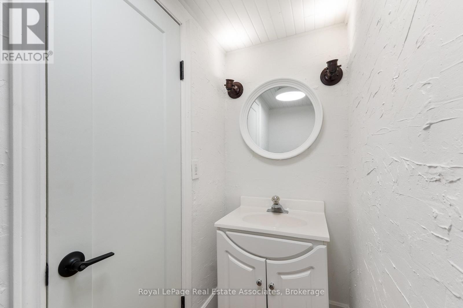 52 CAMERON STREET E - Image 31