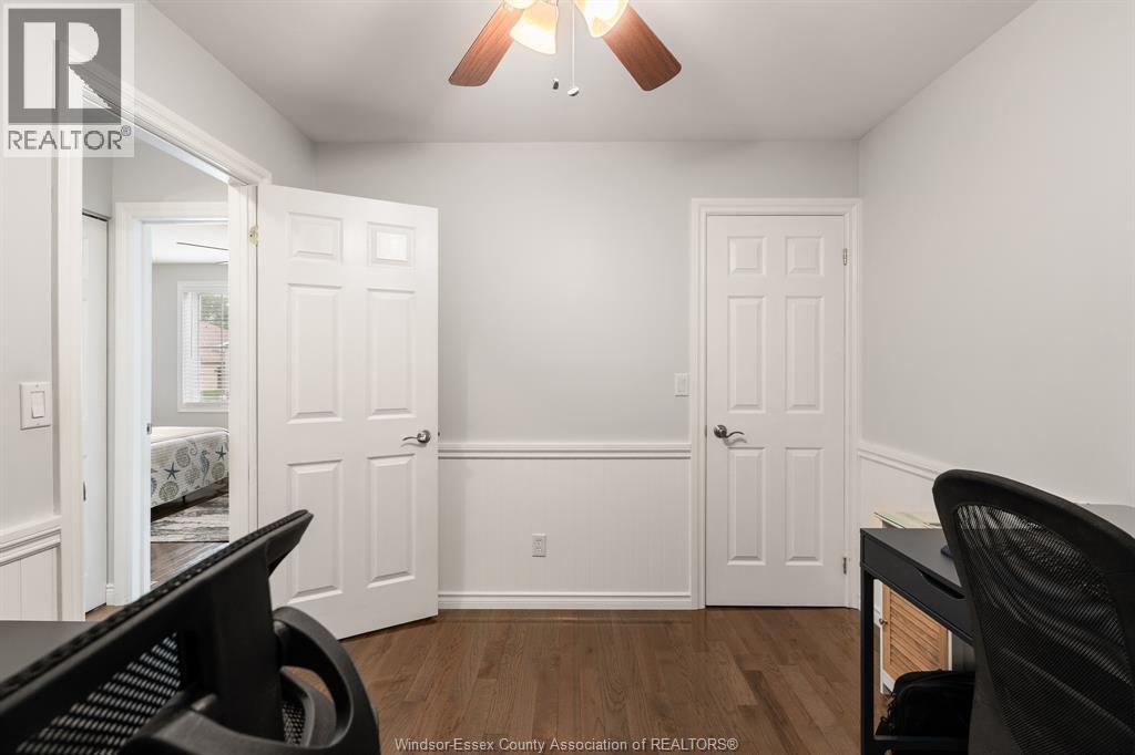 855 LAWNDALE AVENUE - Image 23