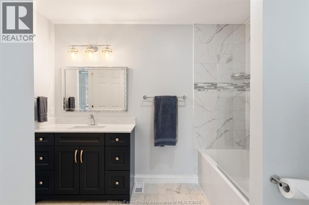 855 LAWNDALE AVENUE - Image 20