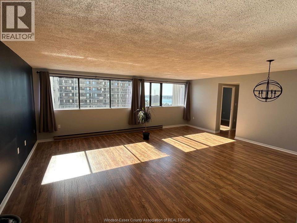 380 PELISSIER STREET Unit# 1805, Windsor — photo 4