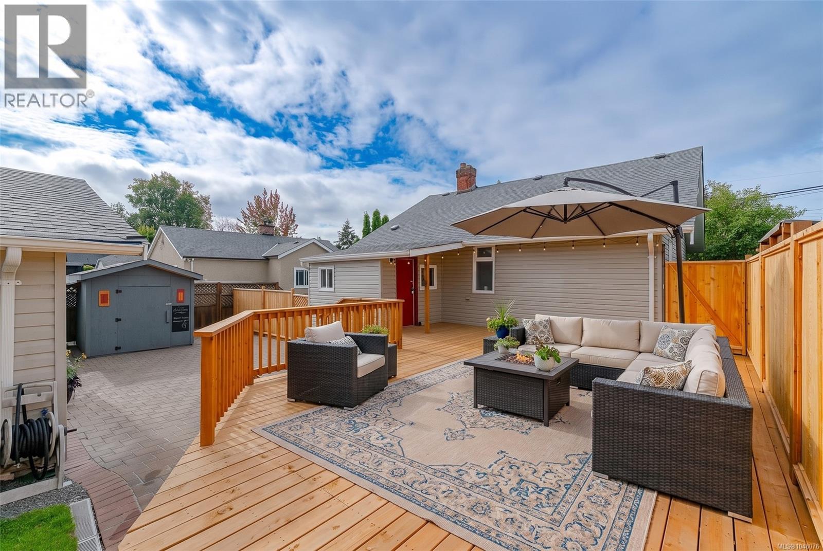 350 Vincent Ave, Saanich — photo 7